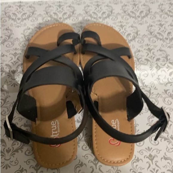 B true bare, straps thong sandal - Picture 7 of 7